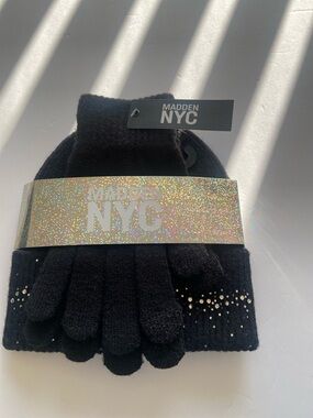 Madden NYC Women's Black Rhinestone Knit Gloves
